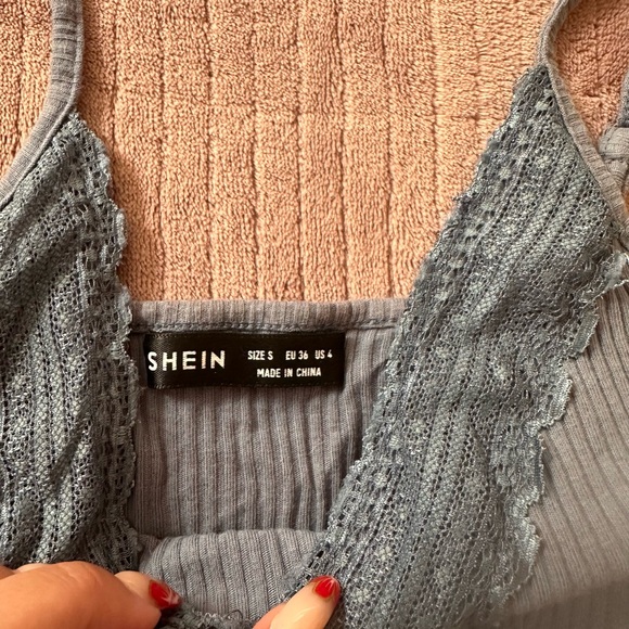 { Cropped Ribbed Tank Top } - Picture 3 of 5